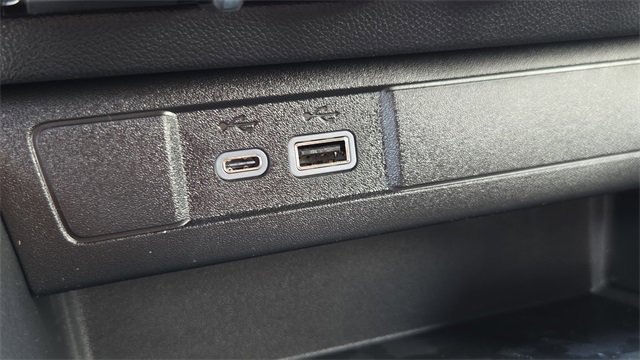 New 2026 GMC Canyon Elevation w/ Convenience Package image 32