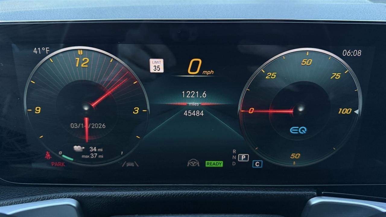 Used 2022 Mercedes-Benz EQB 300 4MATIC image 34