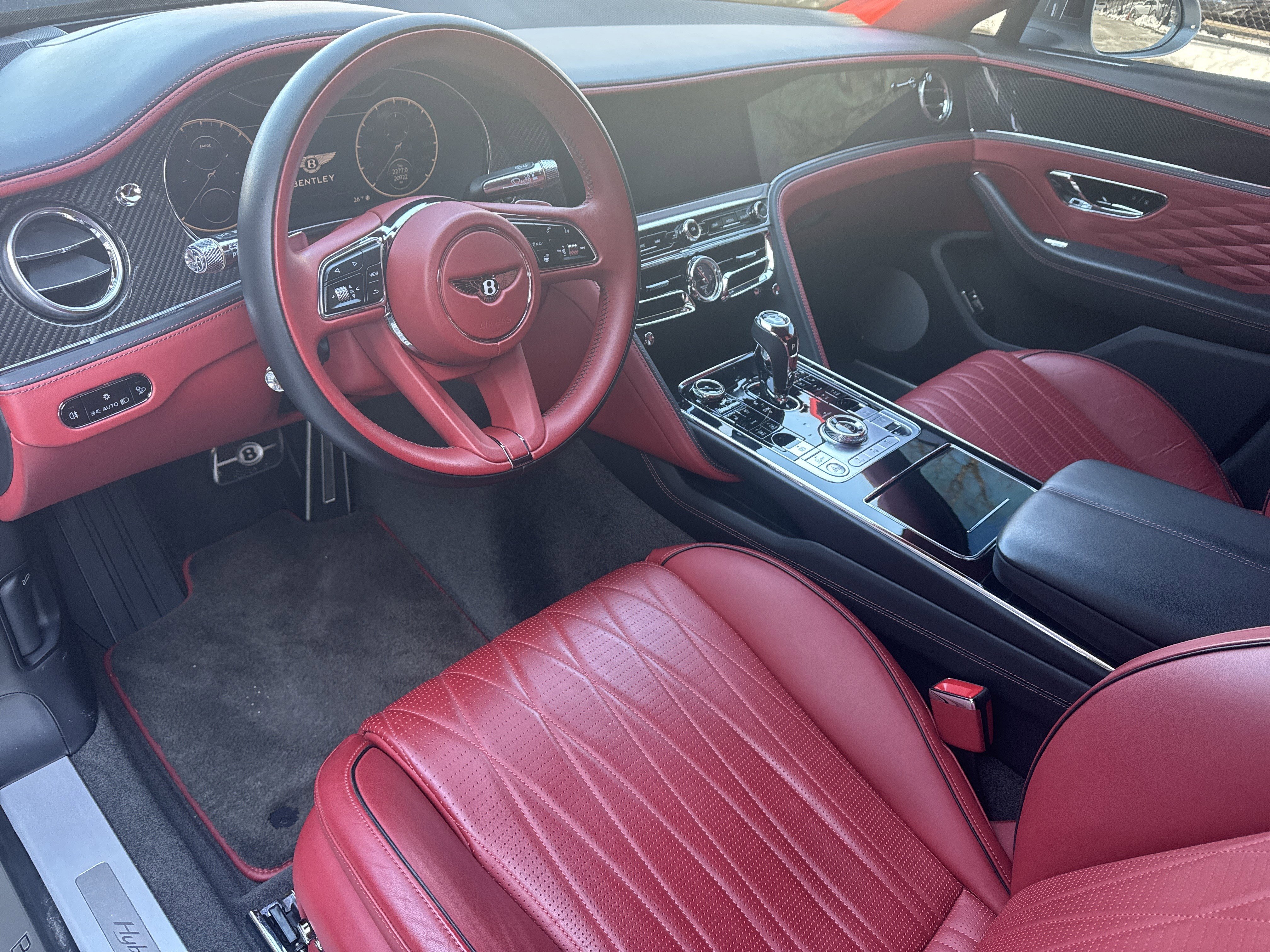 Used 2022 Bentley Flying Spur Plug-In Hybrid image 14