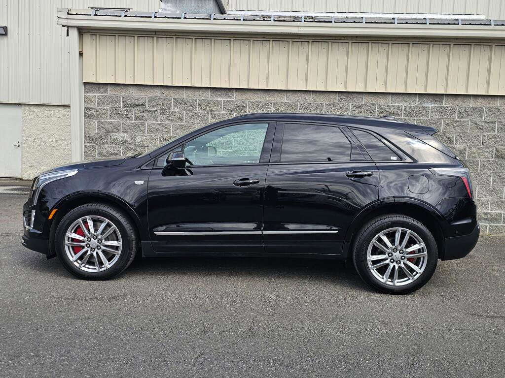 Certified 2023 Cadillac XT5 Sportv w/ Technology Package image 3
