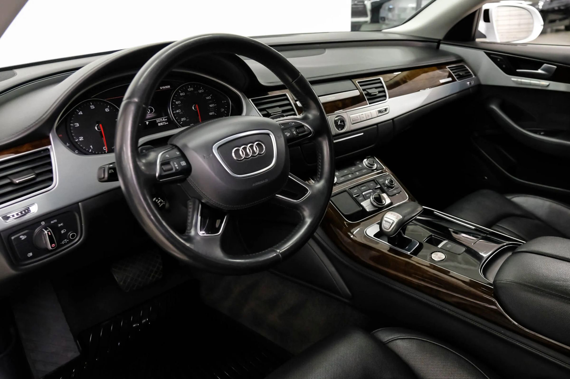 Used 2014 Audi A8 L 4.0T image 2
