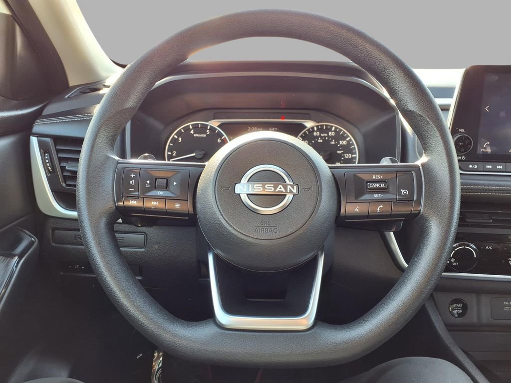 Used 2024 Nissan Rogue S image 15