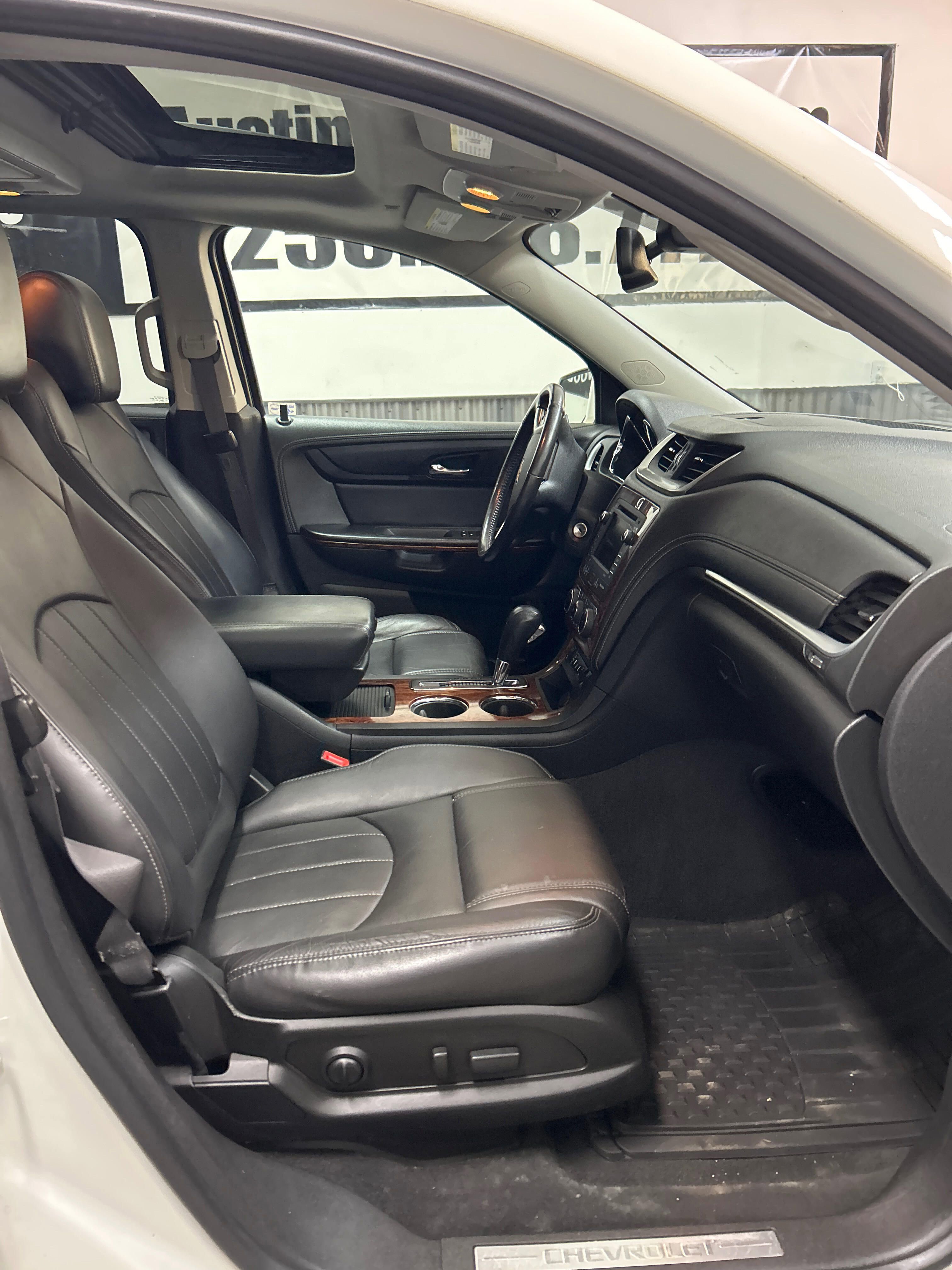 Used 2014 Chevrolet Traverse LTZ AWD/4WD image 13