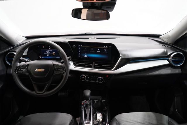 Used 2025 Chevrolet Trax LT image 16