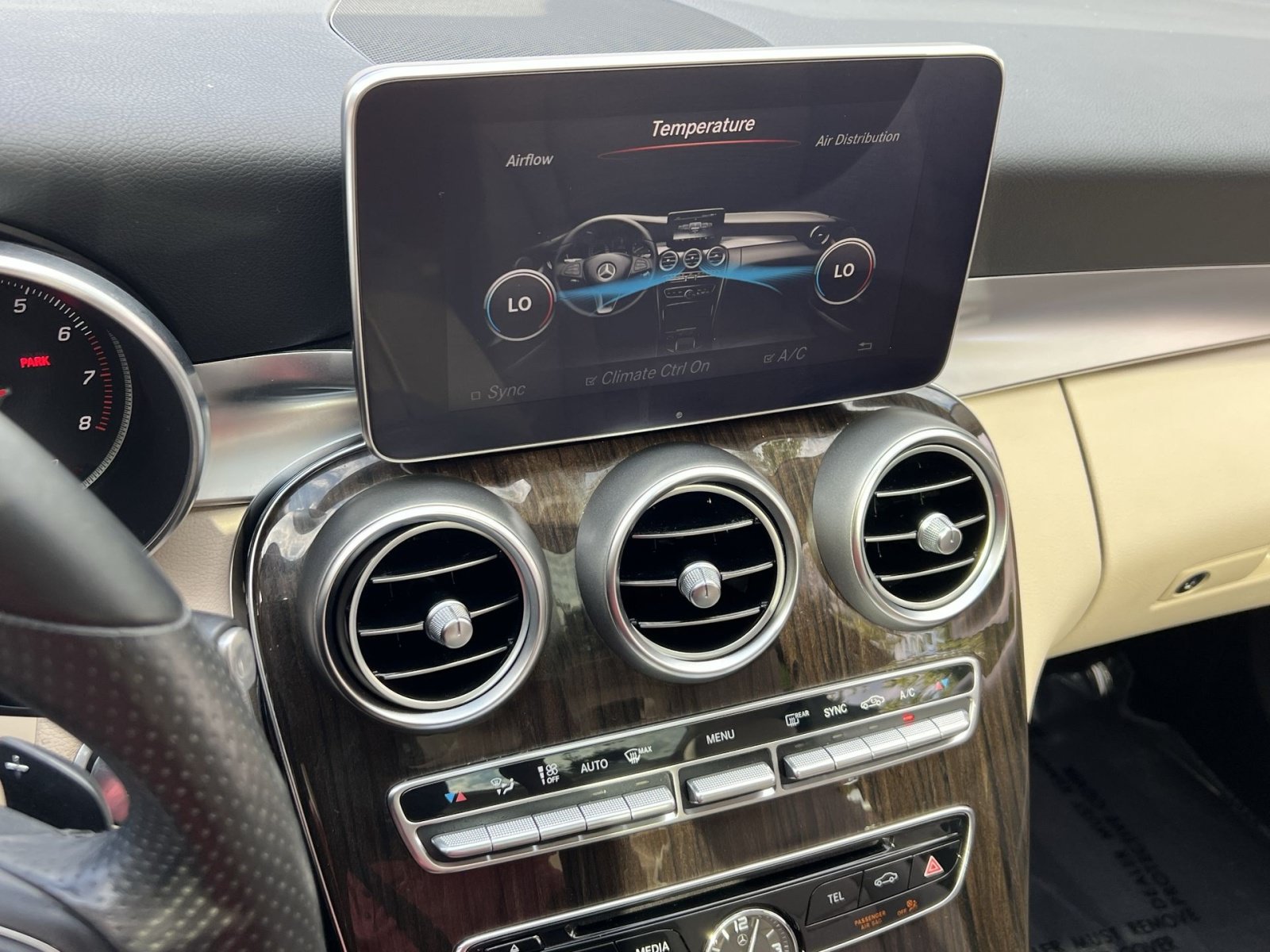 Used 2015 Mercedes-Benz C 300 4MATIC Sedan image 26