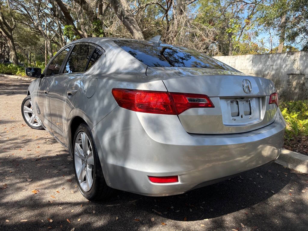 Used 2013 Acura ILX w/ Technology Package FWD image 3