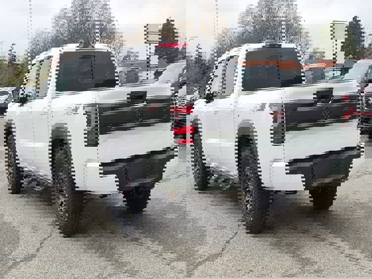 New 2026 Nissan Frontier PRO-4X w/ Pro-4x Convenience Package image 4