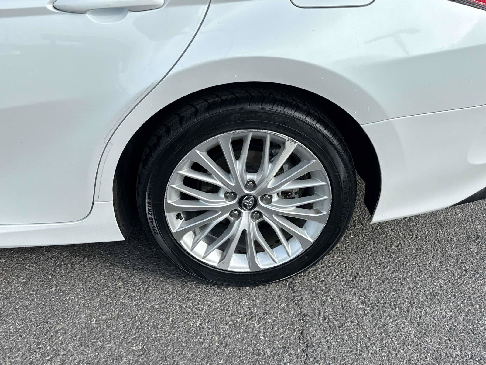 Used 2020 Toyota Camry XLE w/ Carpet Mat Package FWD image 7
