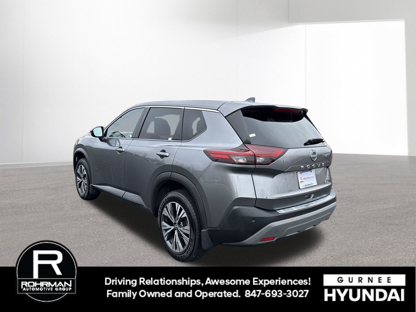 Used 2023 Nissan Rogue SV image 5