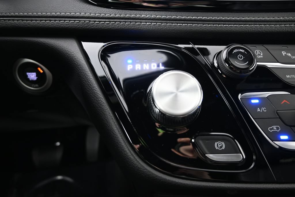 New 2027 Chrysler Pacifica Select FWD image 32
