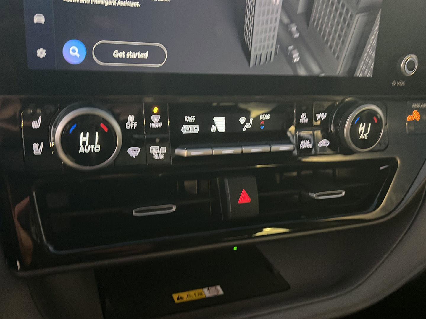 Used 2024 Toyota Highlander Limited image 29