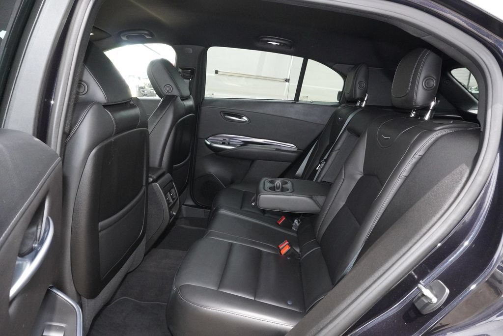 Used 2023 Cadillac XT4 Luxury w/ Cold Weather Package FWD image 27