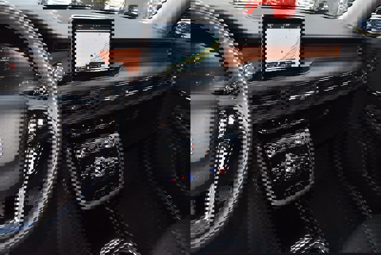 Used 2021 Lincoln Corsair Reserve w/ Equipment Group 201A image 27