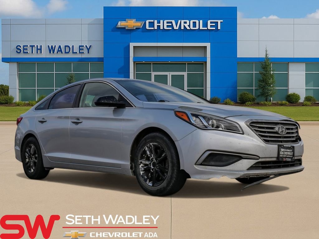 Used 2017 Hyundai Sonata SE FWD image 1
