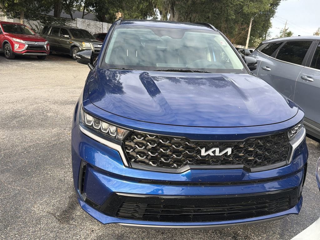 Used 2023 Kia Sorento S FWD image 2