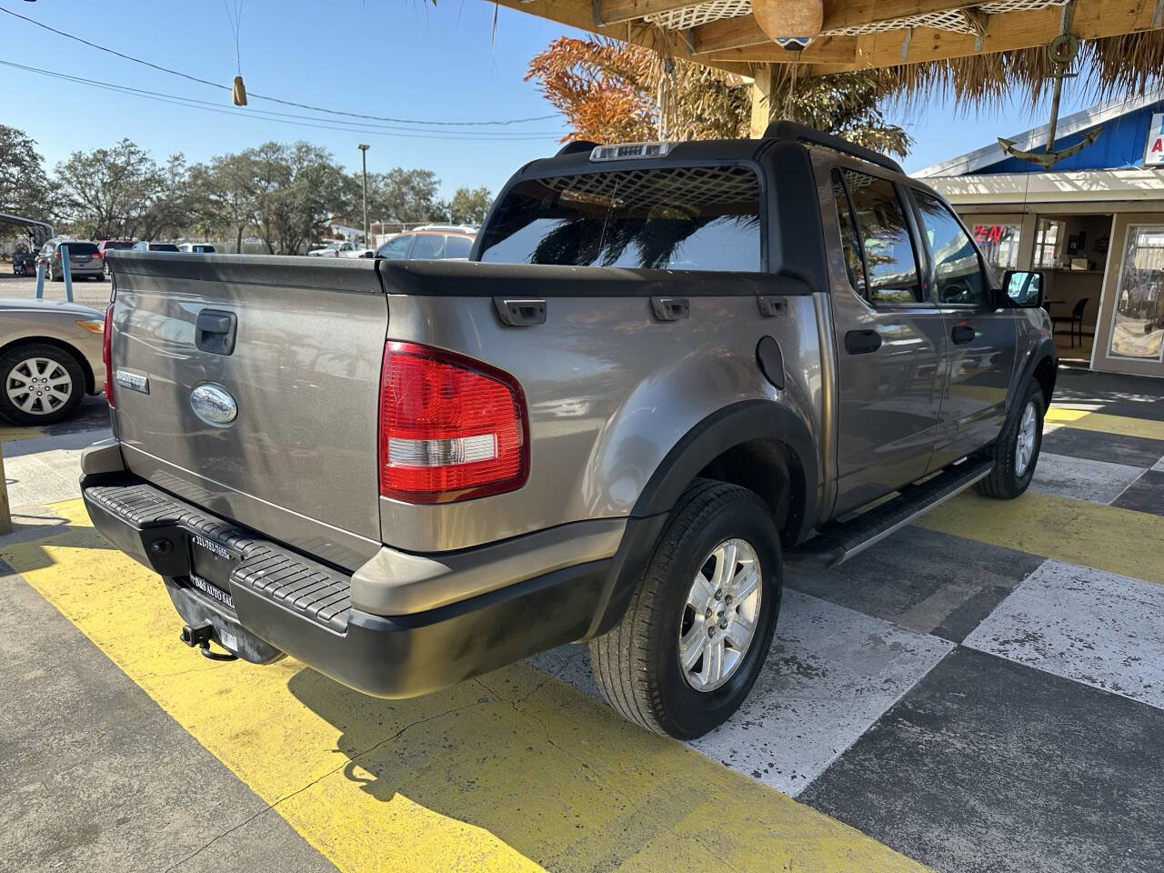 Used 2007 Ford Explorer Sport Trac XLT image 5