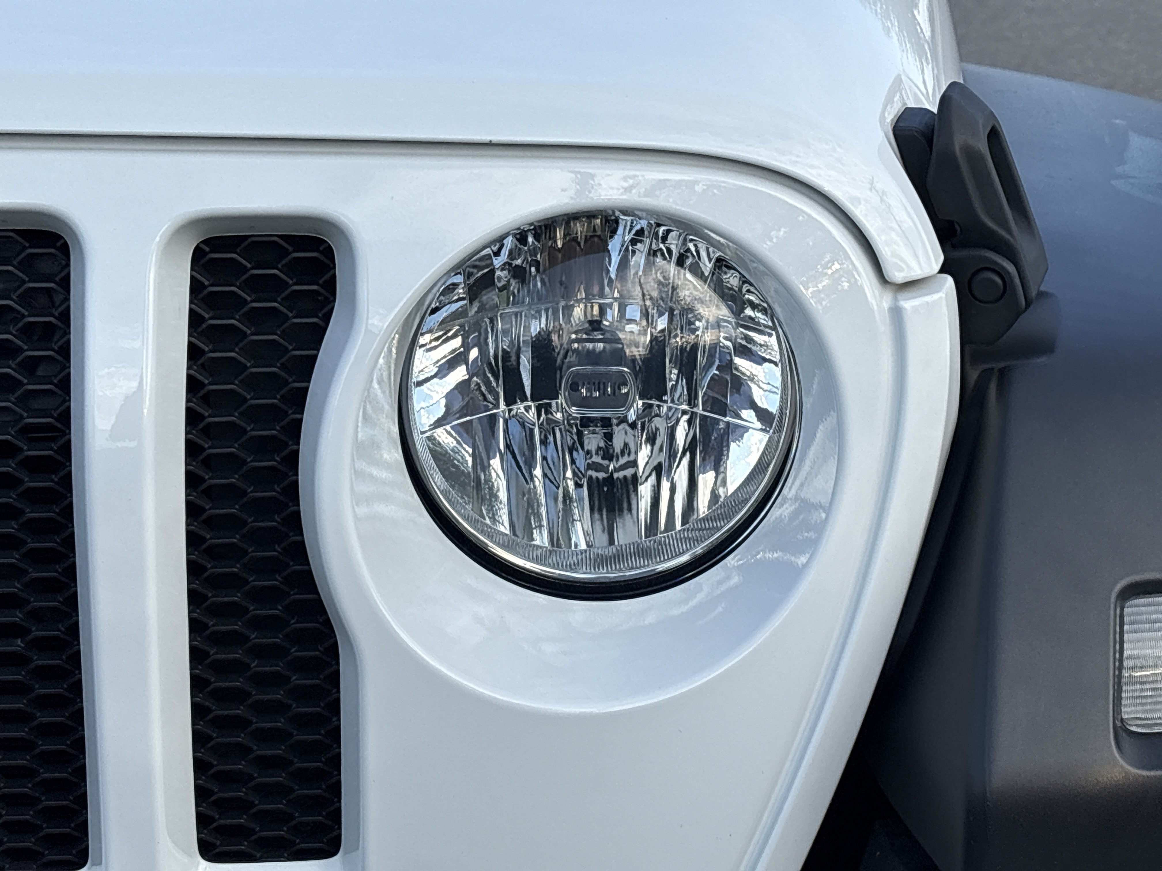 Used 2022 Jeep Wrangler Unlimited Sport AWD/4WD image 11