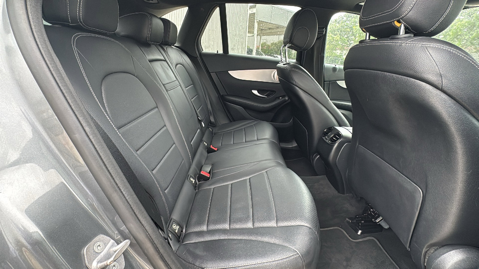 Used 2019 Mercedes-Benz GLC 350e 4MATIC image 25