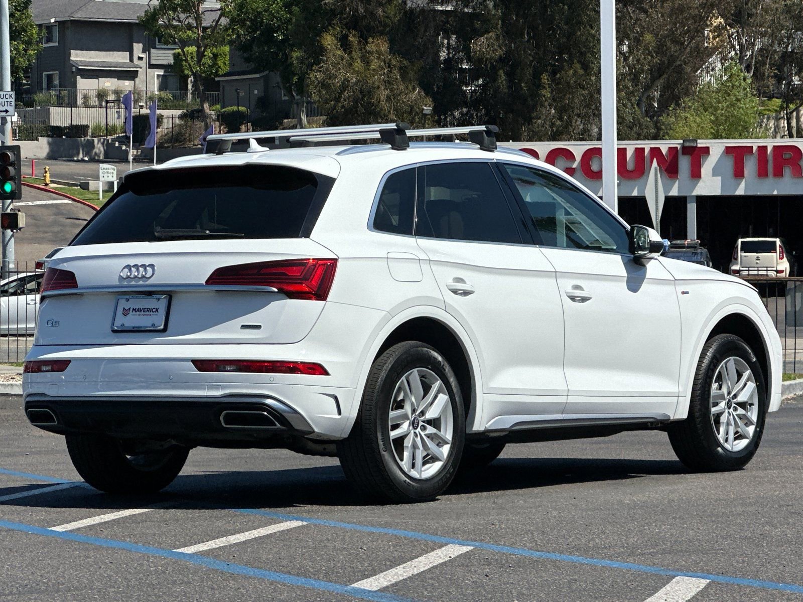 Used 2023 Audi Q5 2.0T Premium w/ Convenience Package AWD/4WD image 5