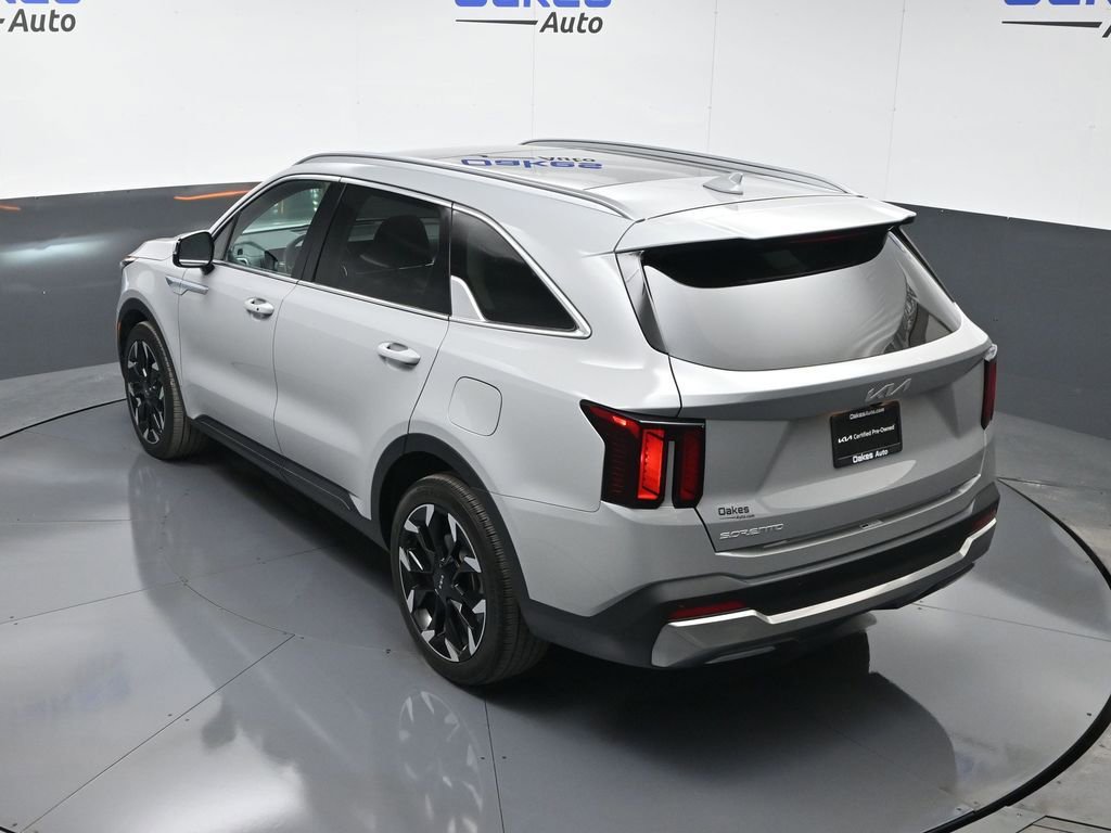 Certified 2024 Kia Sorento EX w/ Panoramic Sunroof Package image 54