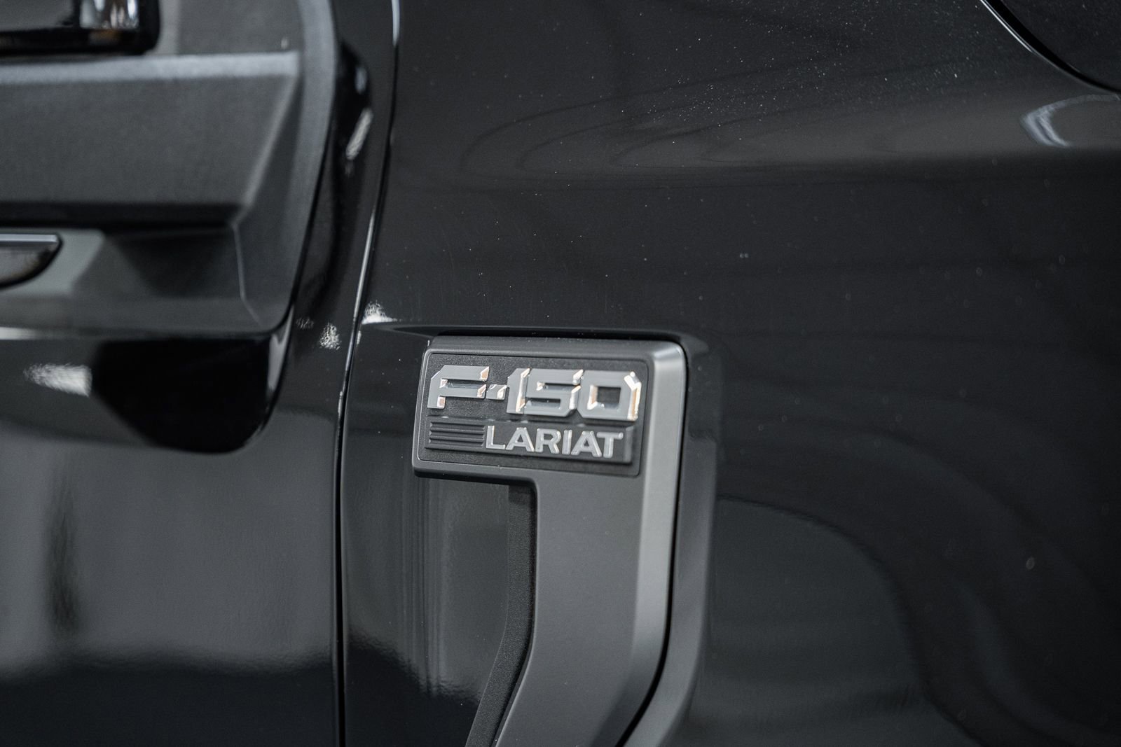 Certified 2023 Ford F150 Lariat w/ Equipment Group 502A High image 17