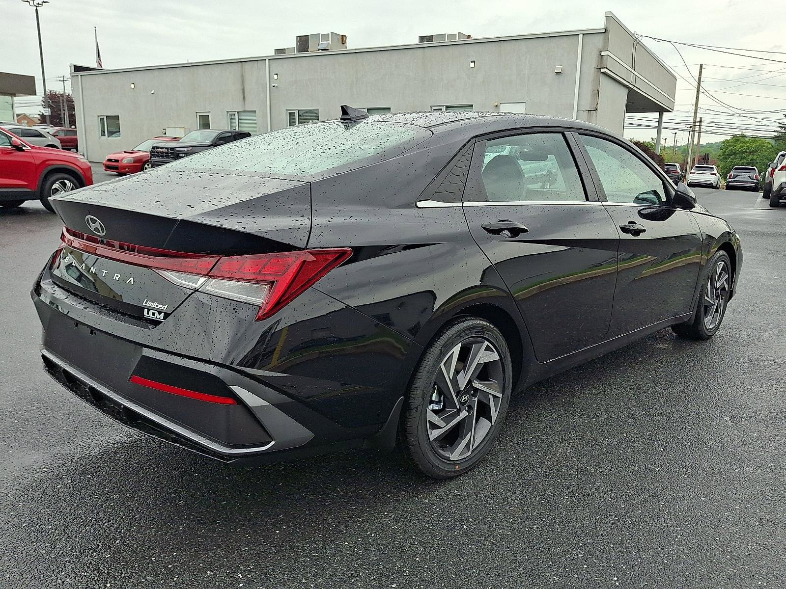 New 2026 Hyundai Elantra Limited FWD image 3
