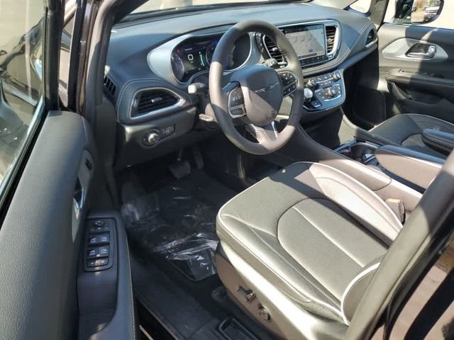 Used 2026 Chrysler Pacifica Limited AWD/4WD image 12