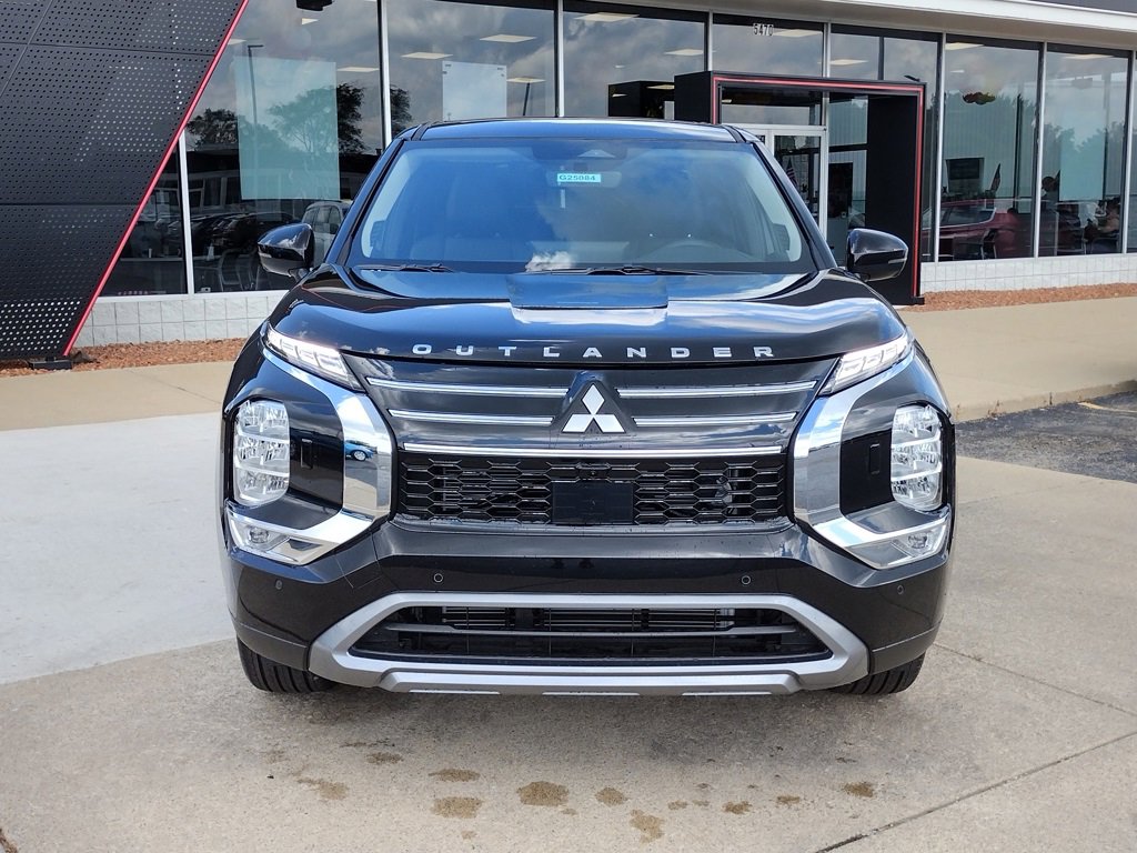 New 2025 Mitsubishi Outlander SE image 14