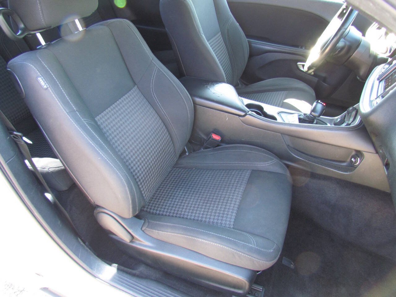 Used 2018 Dodge Challenger R/T RWD image 14