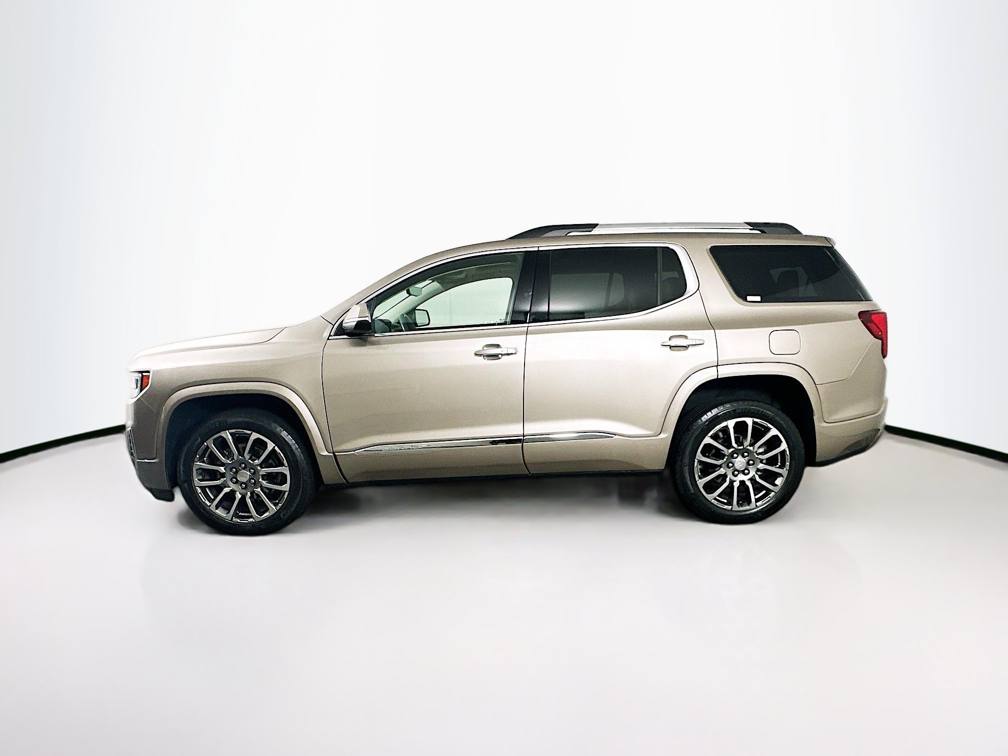 Used 2023 GMC Acadia Denali w/ Denali Ultimate Package FWD image 4