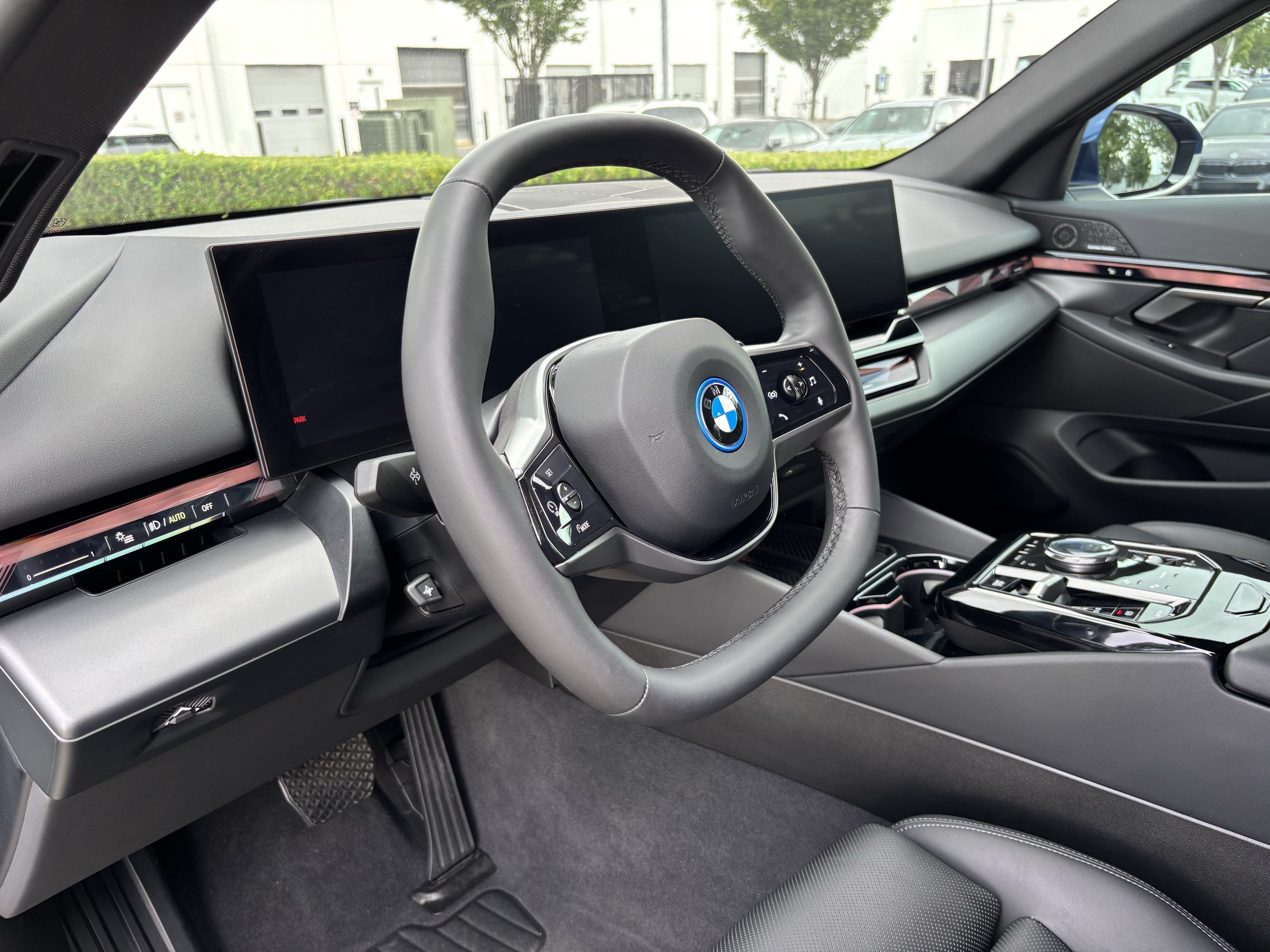 Used 2024 BMW i5 eDrive40i w/ Convenience Package RWD image 16