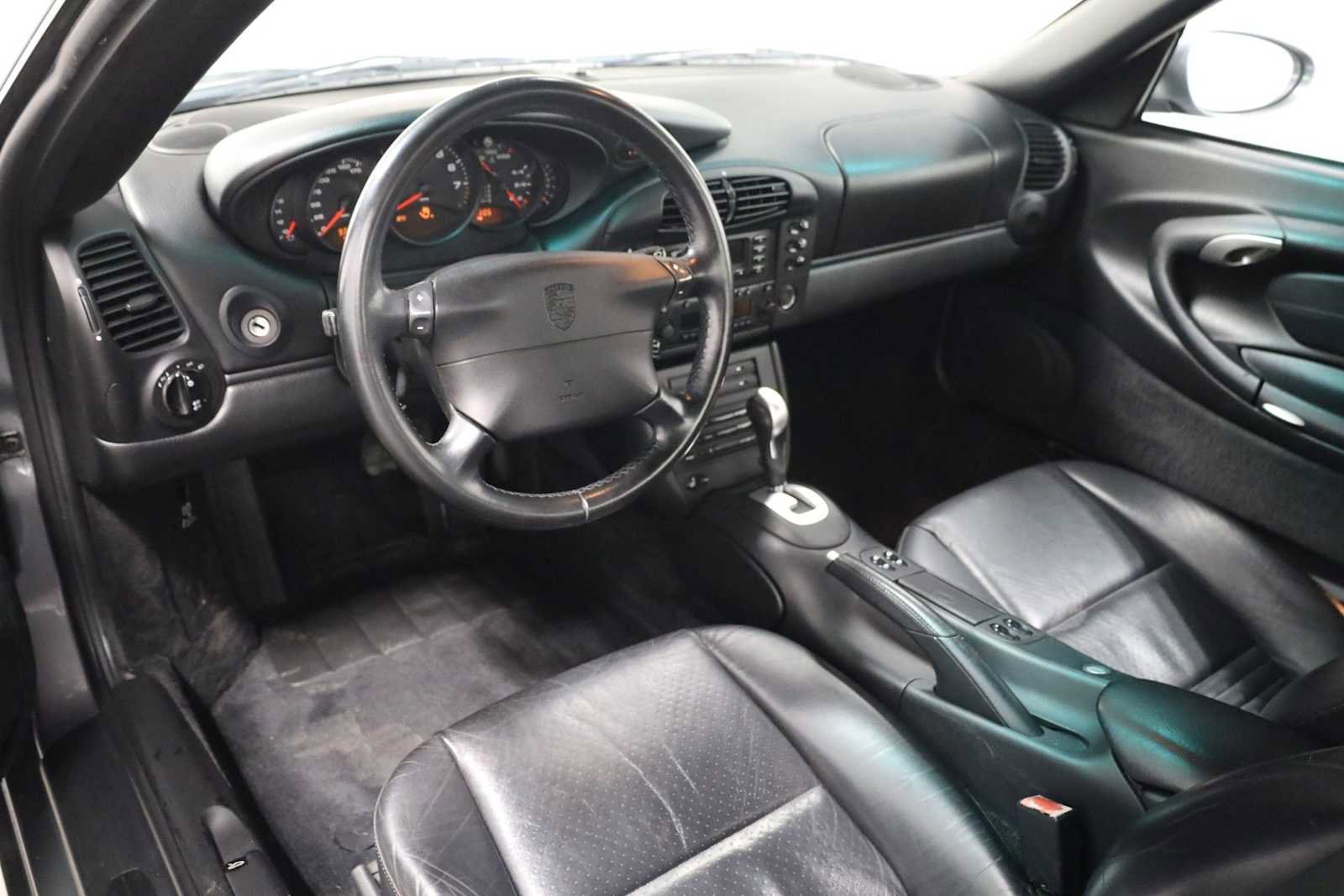 Used 2001 Porsche 911 Carrera RWD image 4