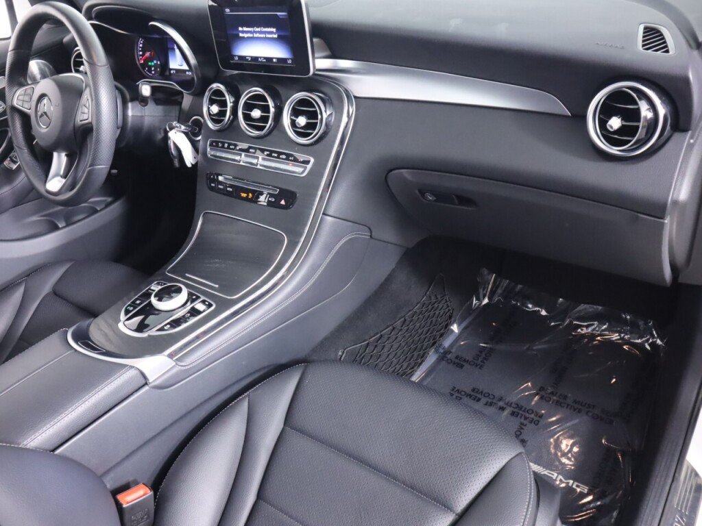 Used 2018 Mercedes-Benz GLC 300 4MATIC image 41