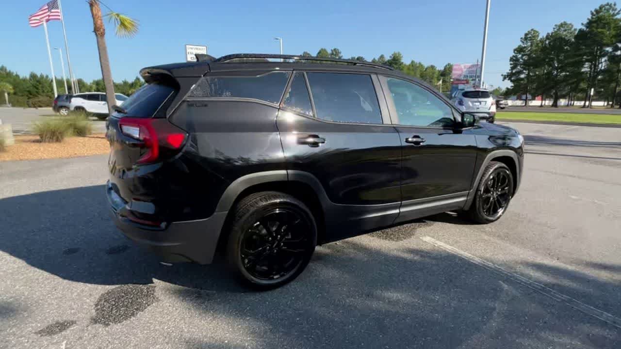 Used 2022 GMC Terrain SLE w/ Driver Convenience Package FWD image 9