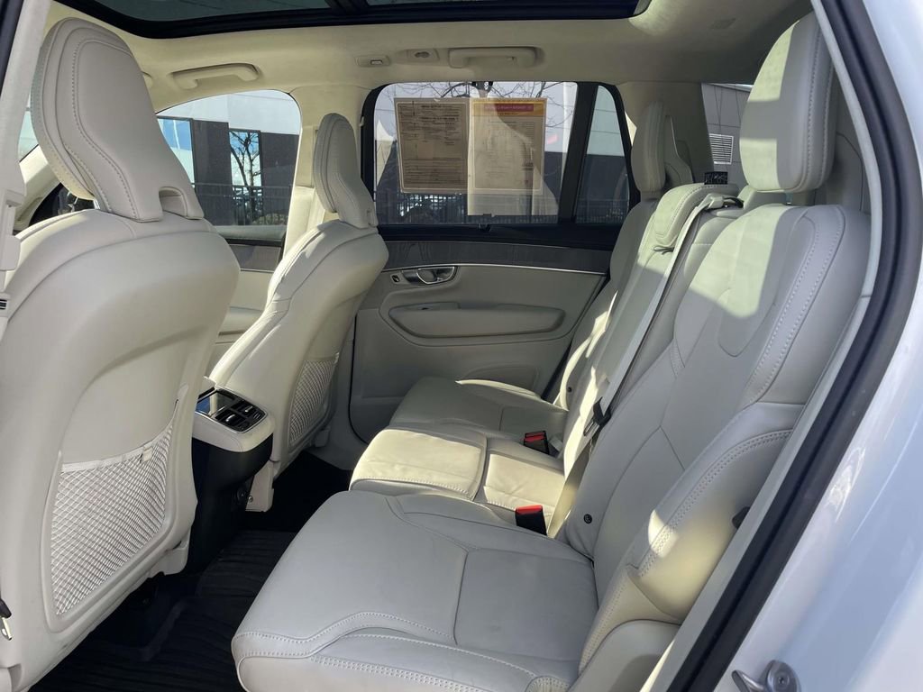Used 2026 Volvo XC90 B6 Ultra w/ Lounge Package image 19