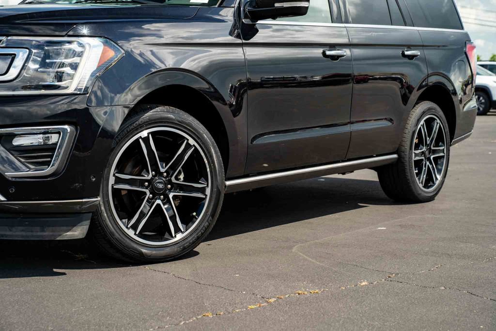 Used 2021 Ford Expedition Limited AWD/4WD image 6