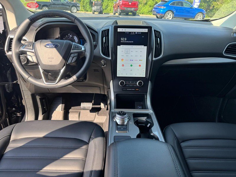 Used 2024 Ford Edge SEL w/ Convenience Package AWD/4WD image 7