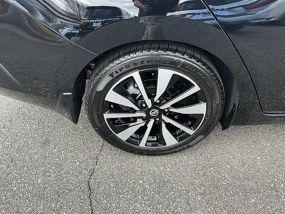 Certified 2023 Nissan Sentra SV w/ SV Premium Package image 9