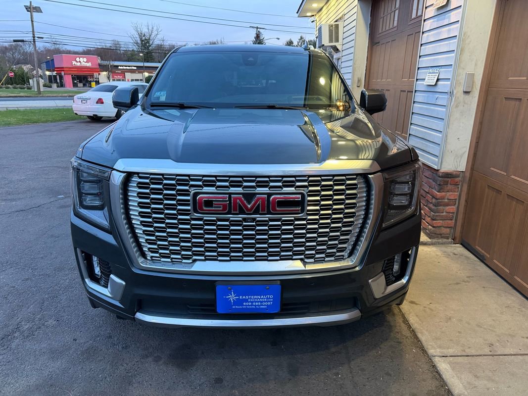 Used 2021 GMC Yukon Denali w/ Denali Premium Package image 8