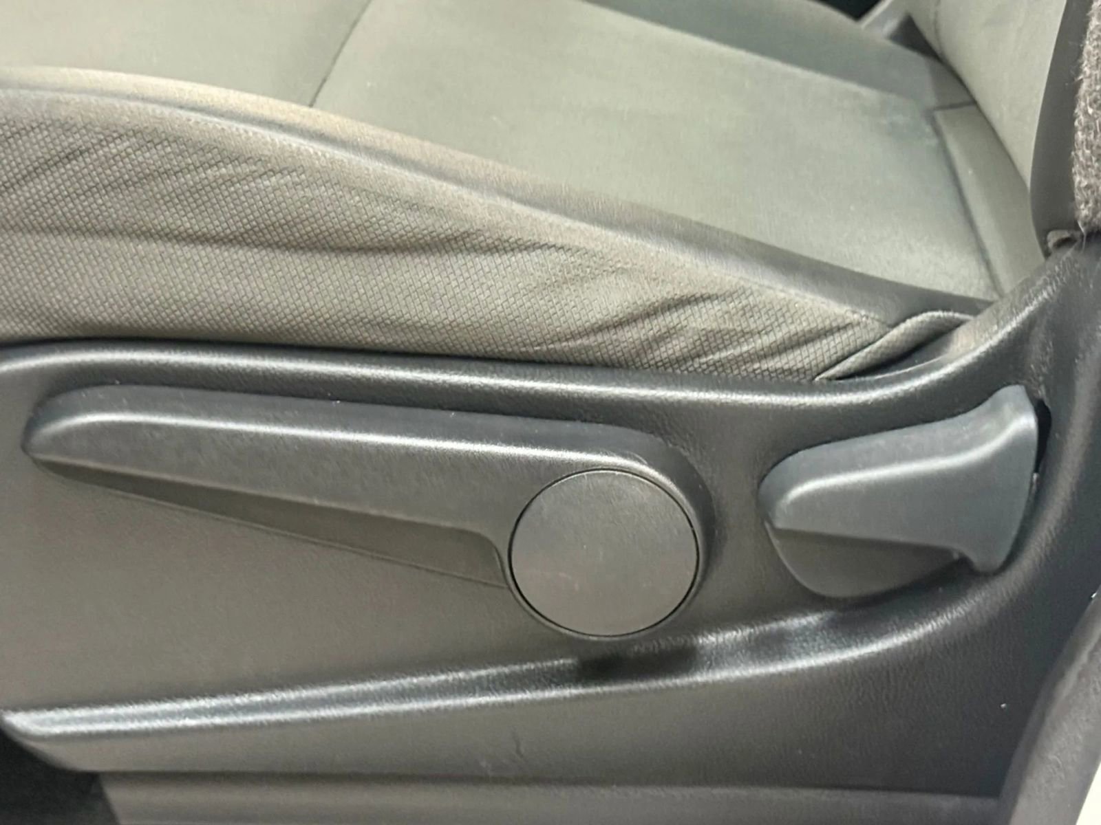 Used 2017 Nissan NV200 S image 16