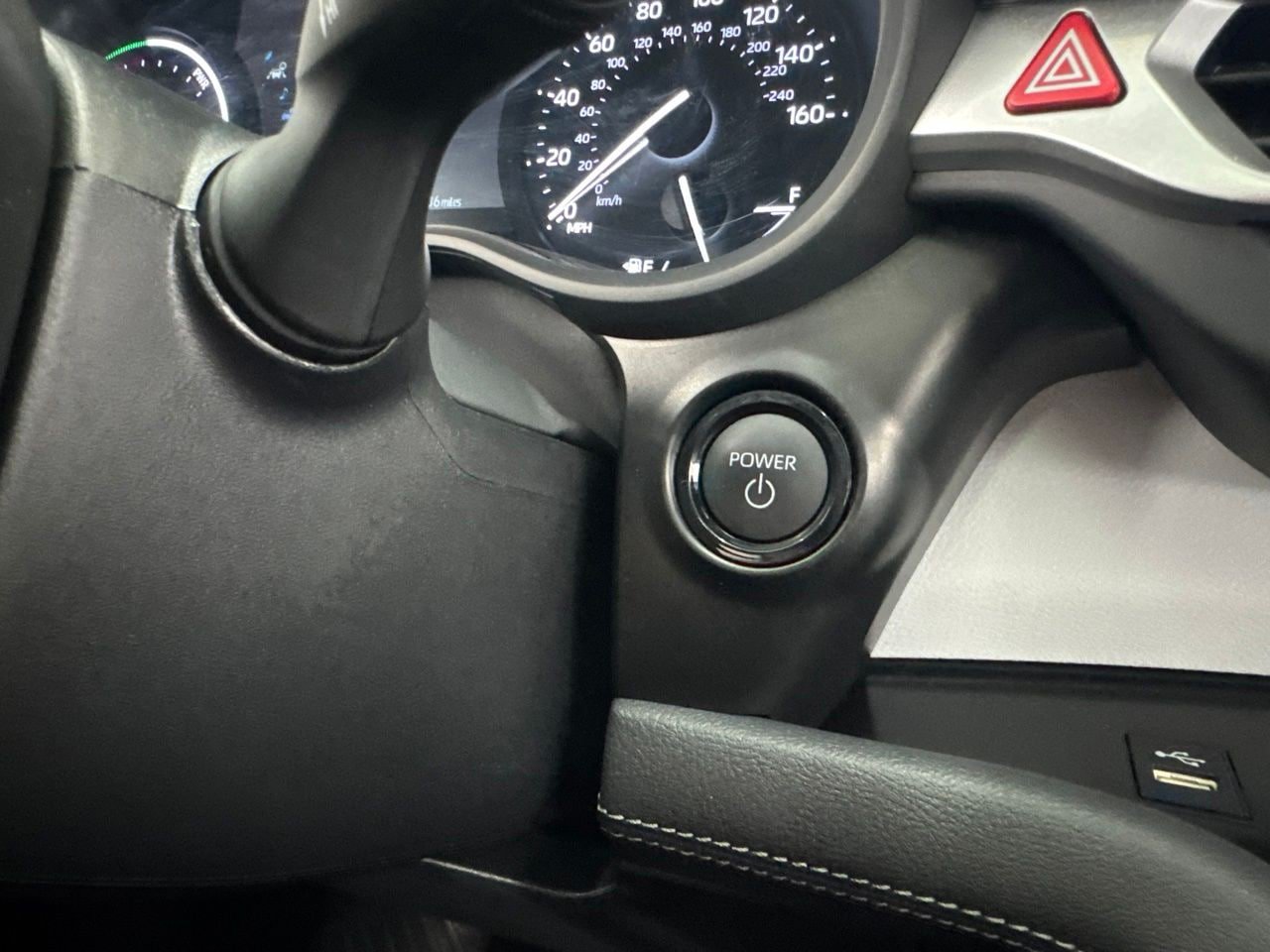 Used 2026 Toyota Sienna XLE FWD image 25