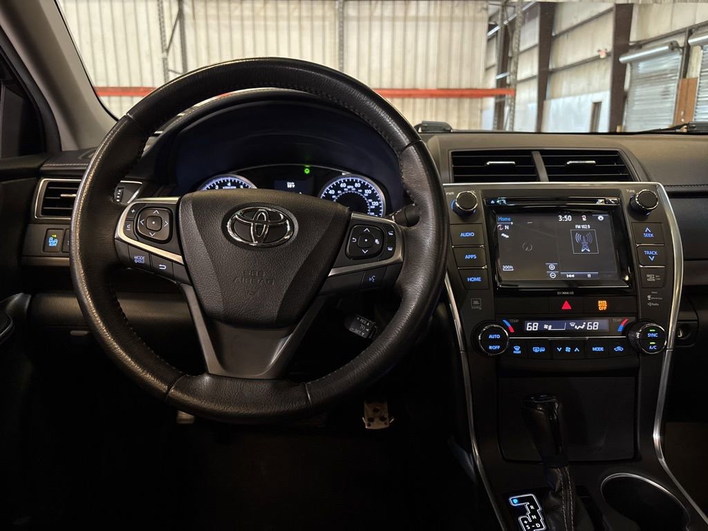Used 2017 Toyota Camry XLE w/ Moonroof Package image 22