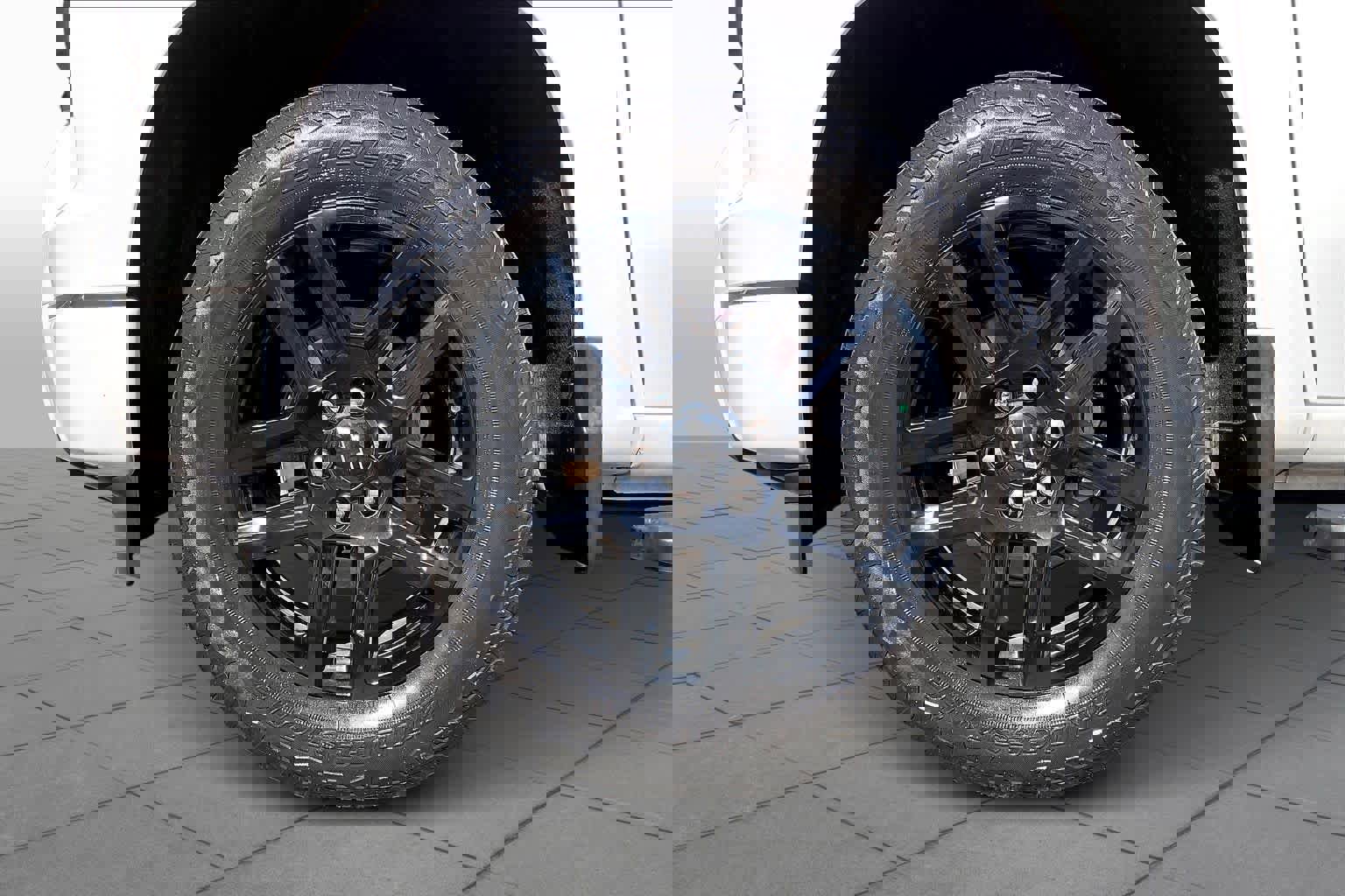 Used 2023 Chevrolet Silverado 1500 Custom image 10