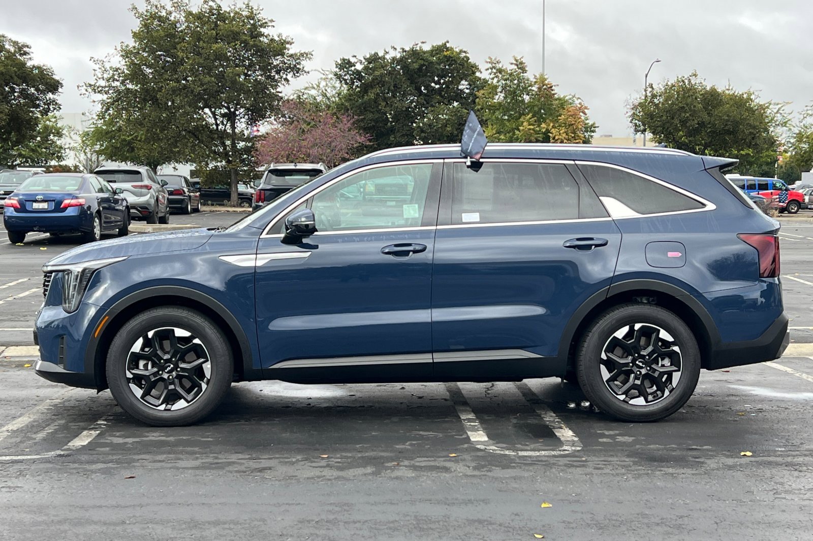 Certified 2025 Kia Sorento S image 8