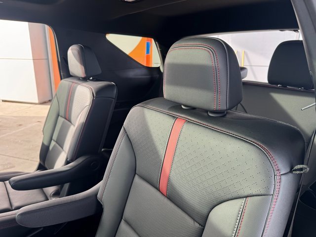 Certified 2025 Chevrolet Traverse RS w/ LPO, Floor Liner Package image 29