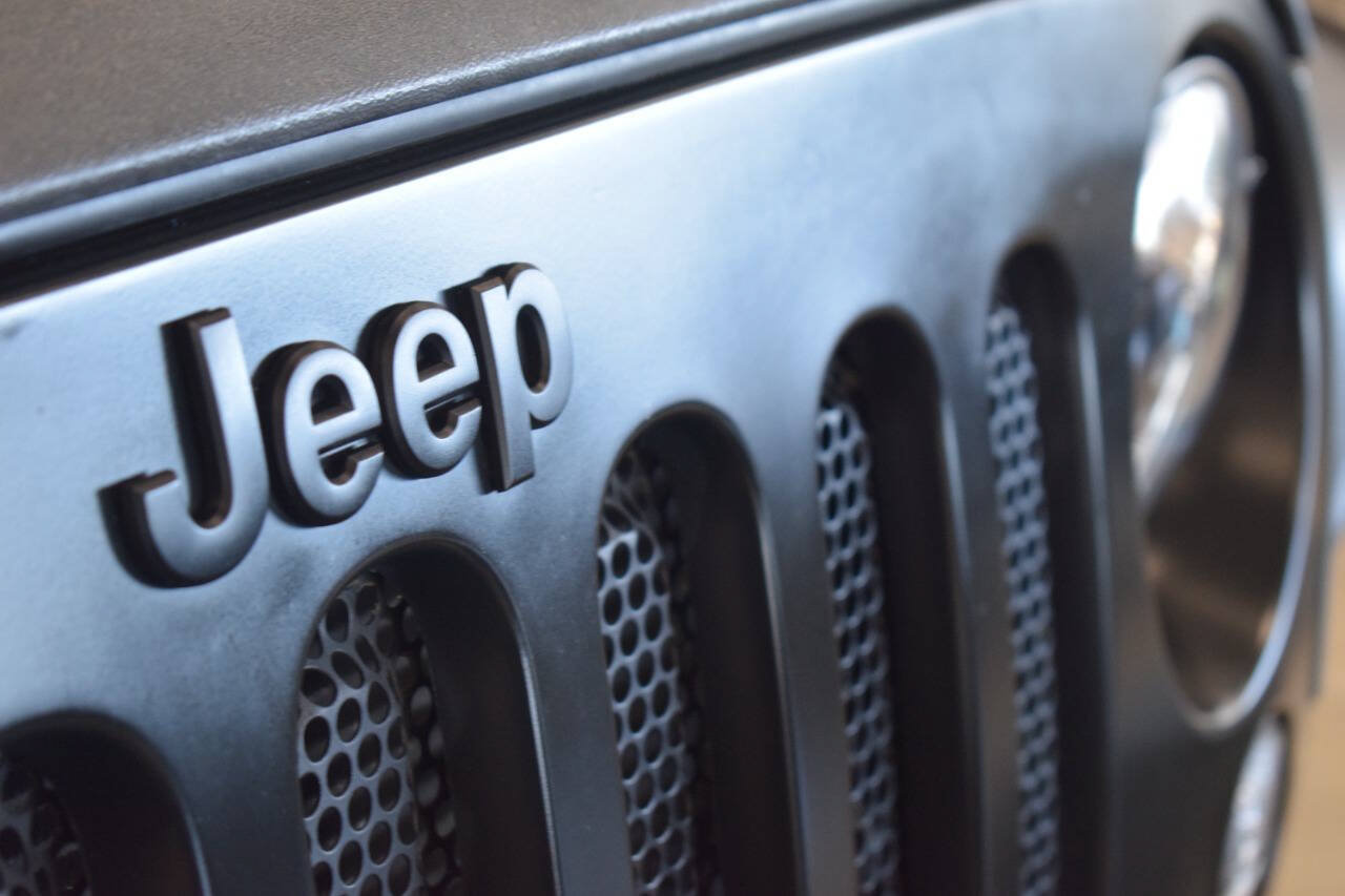 Used 2014 Jeep Wrangler Unlimited Sport w/ Quick Order Package 24S AWD/4WD image 12