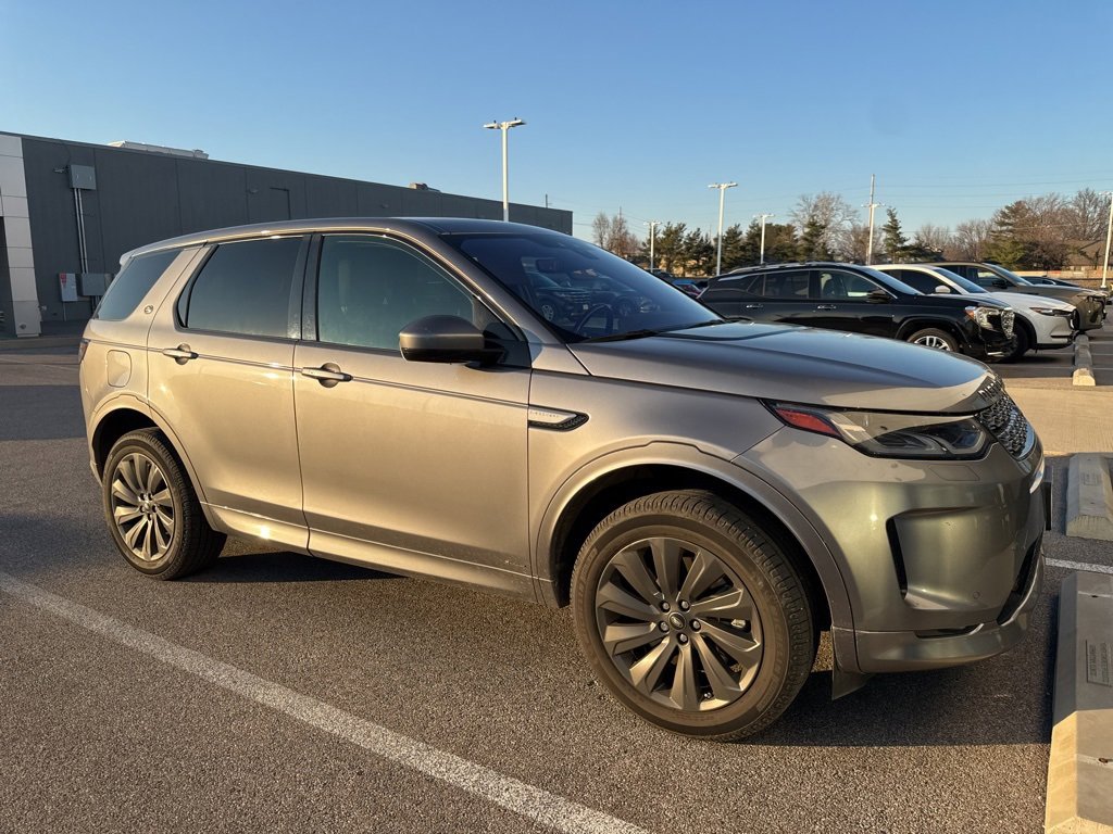 Used 2020 Land Rover Discovery Sport SE R-Dynamic image 2