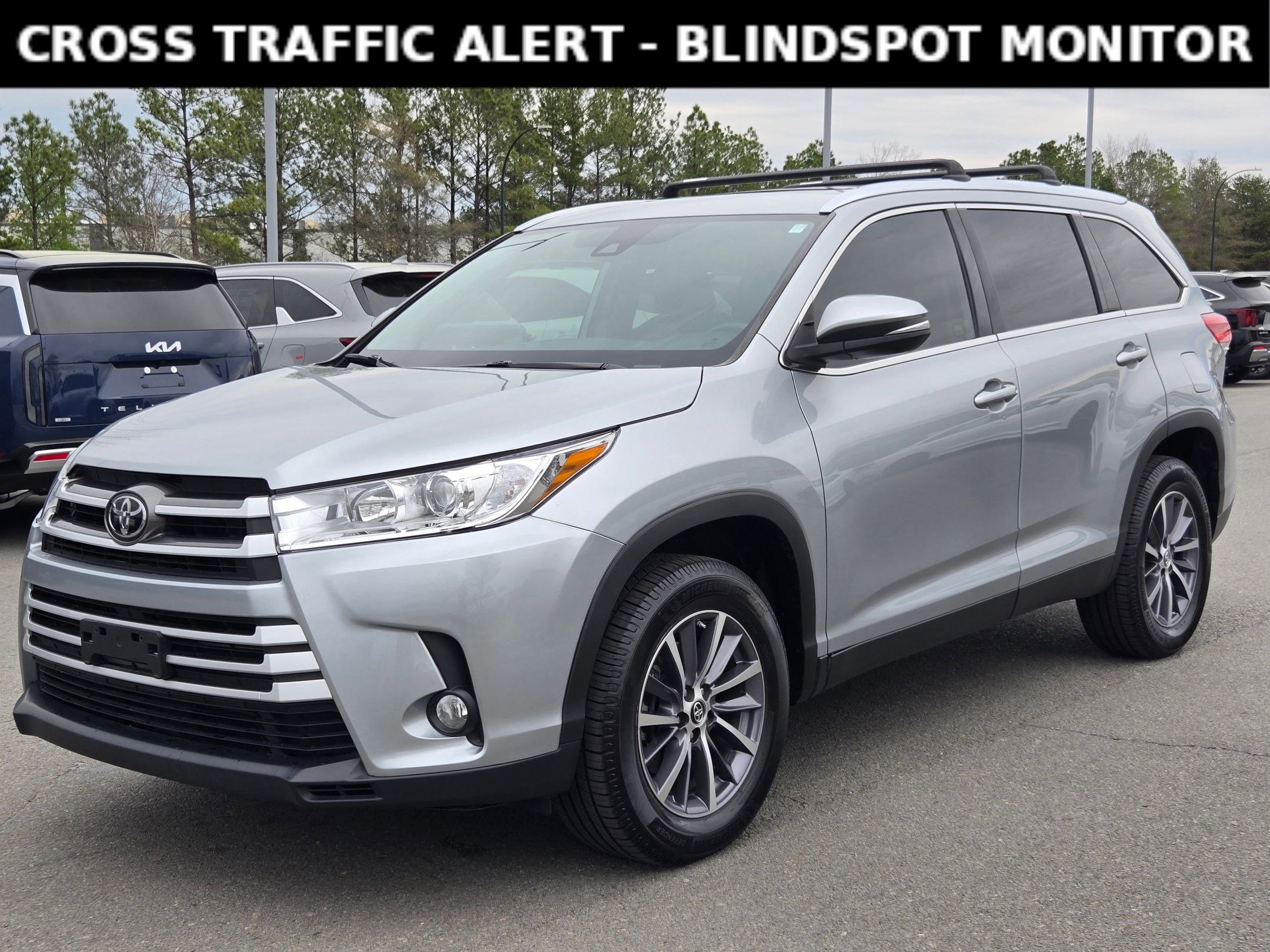 Used 2019 Toyota Highlander XLE image 3