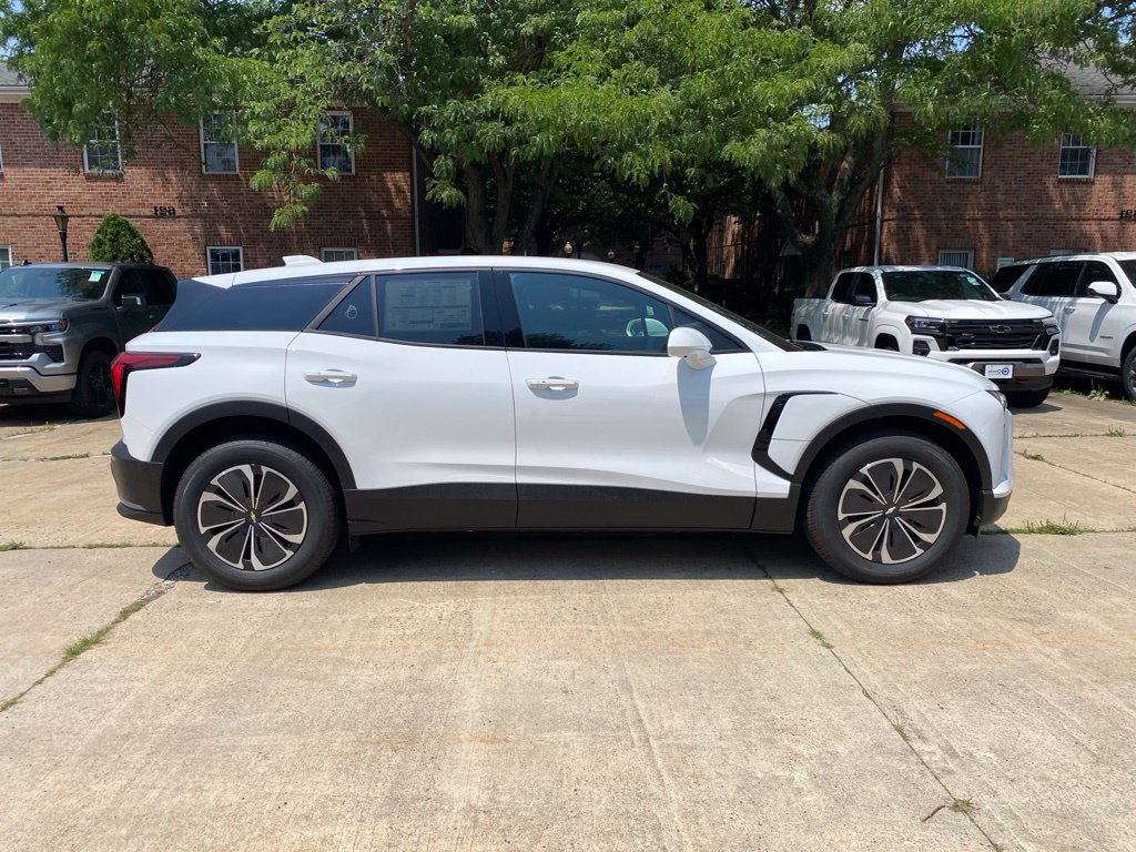 New 2026 Chevrolet Blazer EV LT AWD/4WD image 2