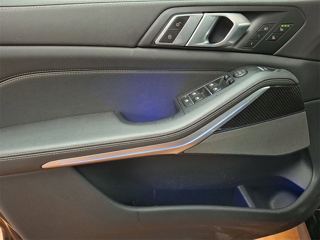 Used 2025 BMW X5 M60i w/ Executive Package image 9